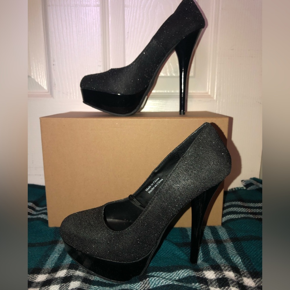 Size 5 1/2 black sparkly close toed heels
